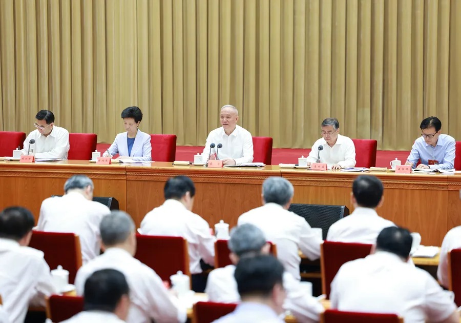 01 7月24日，学习贯彻党的二十届三中全会精神中央宣讲团动员会在北京召开，中共中央政治局常委、中央书记处书记蔡奇出席会议并讲话。新华社记者 王晔 摄